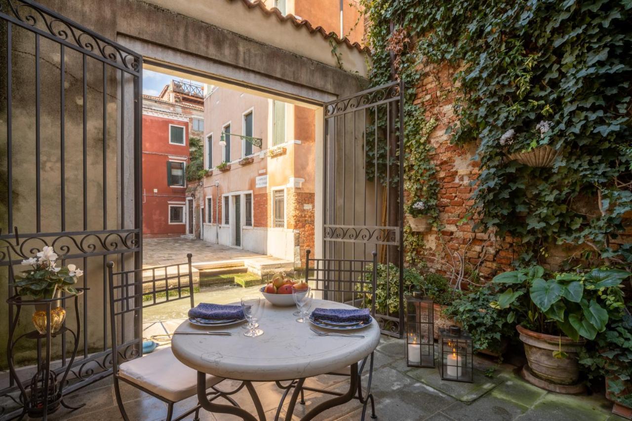 Garden Mansion With Private Mooring R&R Veneza Exterior foto