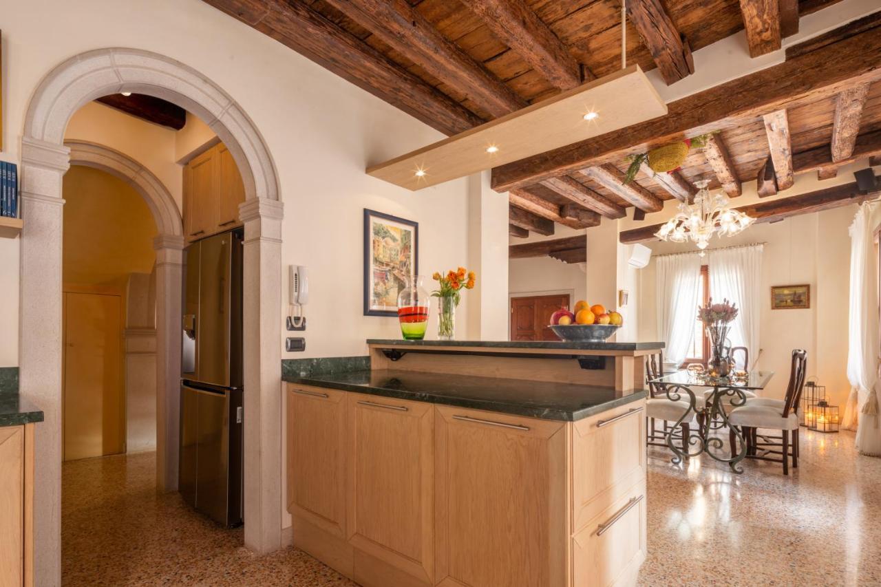 Garden Mansion With Private Mooring R&R Veneza Exterior foto